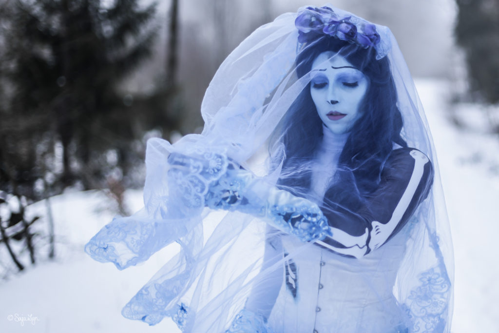 Cosplayer als Emily aus Corpse Bride