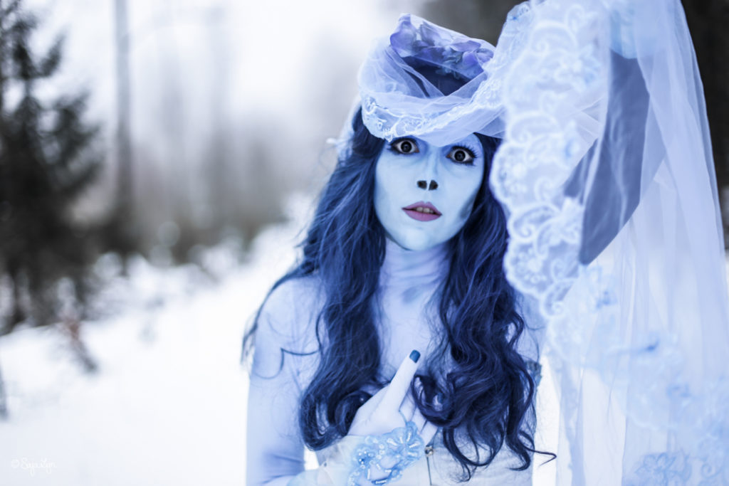 Cosplayer als Emily aus Corpse Bride