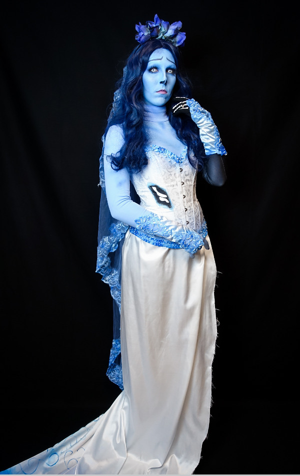 Cosplayer als Emily aus Corpse Bride
