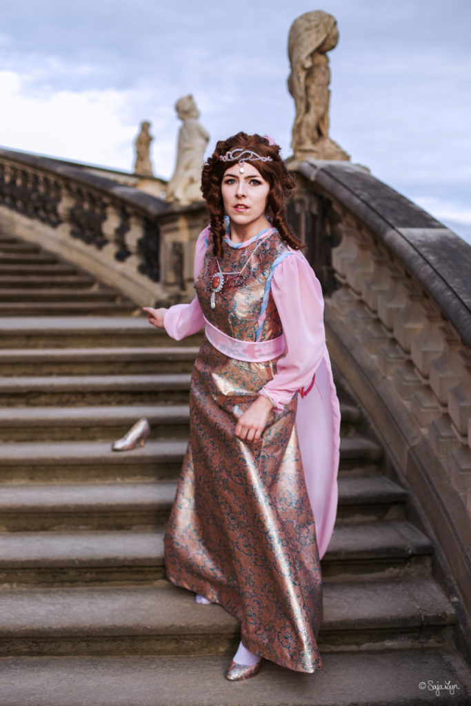 SajaLyn Cosplay Aschenbrödel Moritzburg Haselnüsse Cinderella Popelku Ballkleid