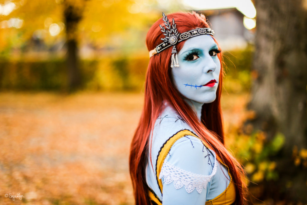 Cosplayer als Sally (The Nightmare Before Christmas)