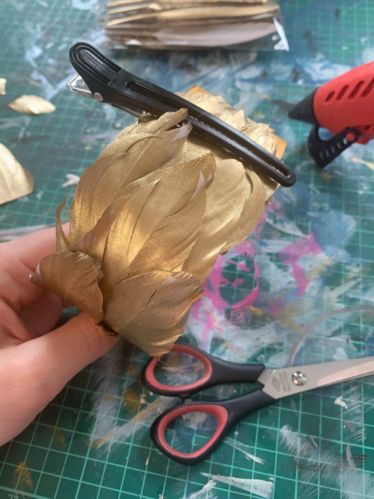 SajaLyn sabrina spellman gold dress chilling adventures of season 2 cosplay kostüm Kiernan Shipka Masquerade