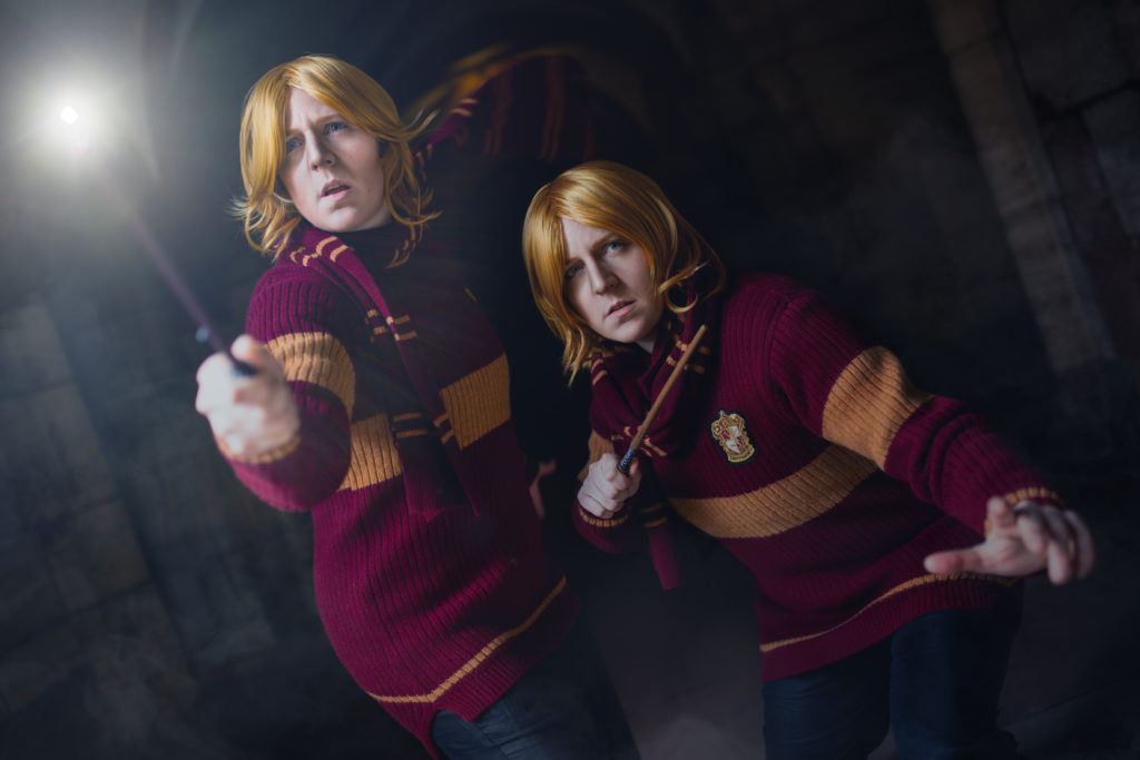 Cosplayer als die Weasley Zwillinge (Harry Potter)