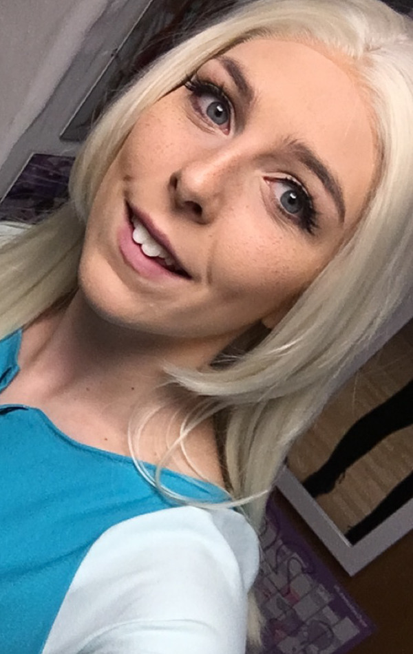 Cosplayer als Princess Bean aus Disenchantment