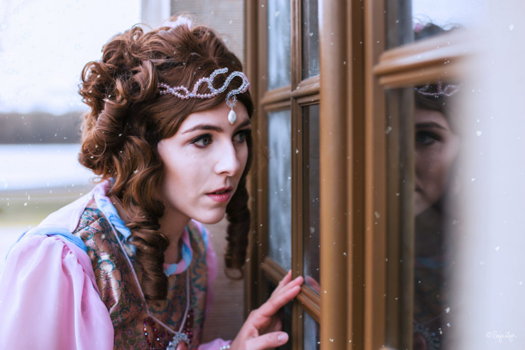 SajaLyn Cosplay Aschenbrödel Moritzburg Haselnüsse Cinderella Popelku Ballkleid