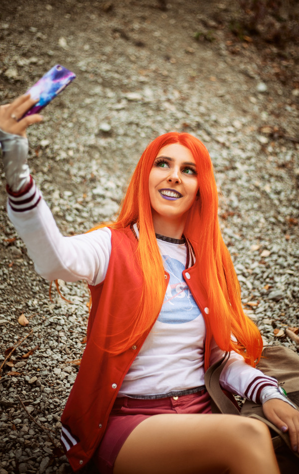 Starfire Cosplay casual Picolo
Sajalyn costume selfie