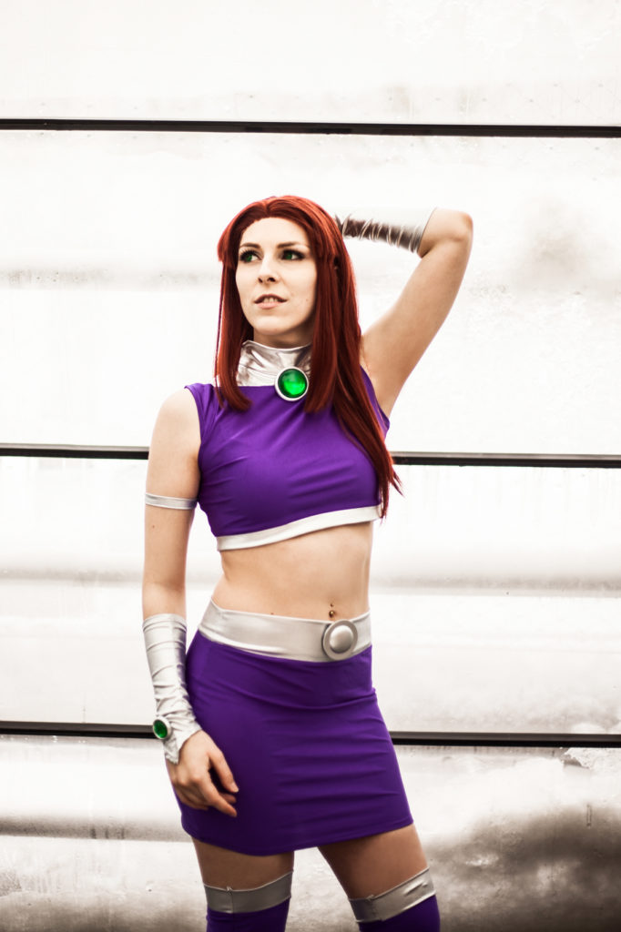 Starfire Cosplay SajaLyn Teen Titans DC Comics