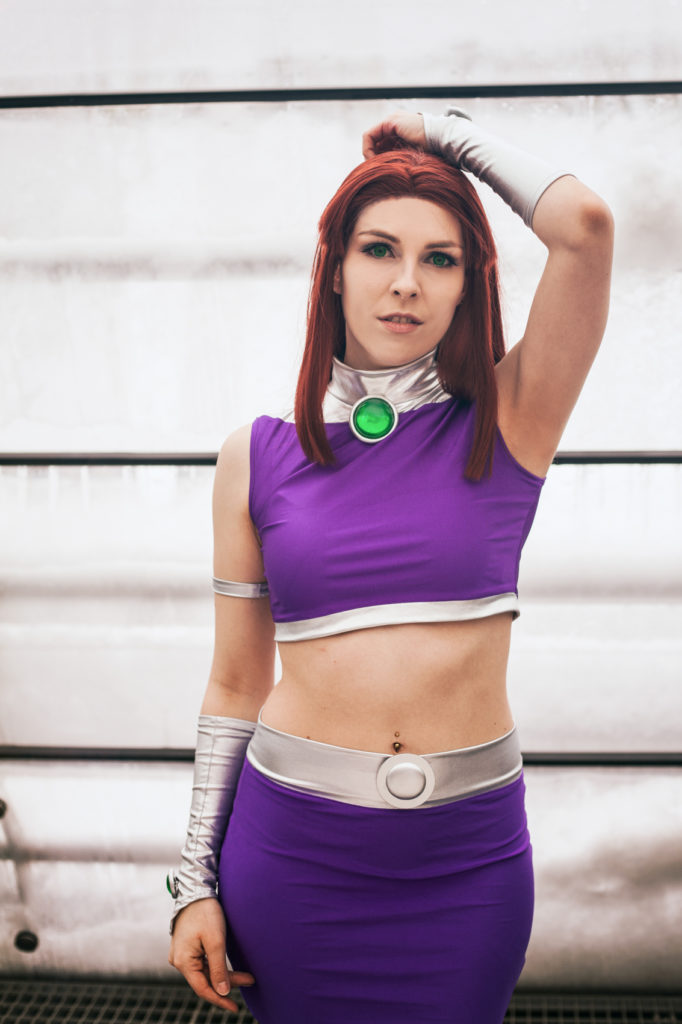 Starfire Cosplay SajaLyn Teen Titans DC Comics