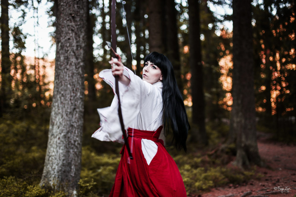 SajaLyn Cosplay Kikyo Kikyou InuYasha Priestess Priesterin Shrein Rumiko Takahashi