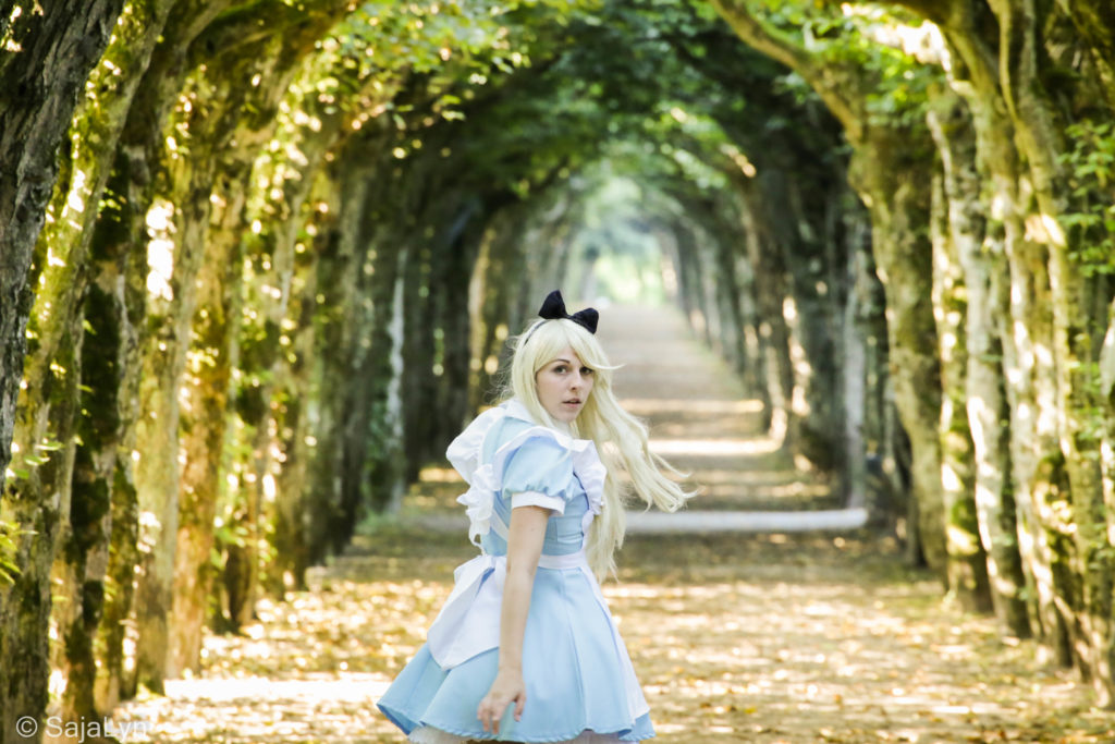 Alice im Wunderland Cosplay SajaLyn Wonderland Disney 2015